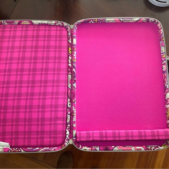 Vera Bradley 17" Hard Laptop Bag - Picture 7 of 9